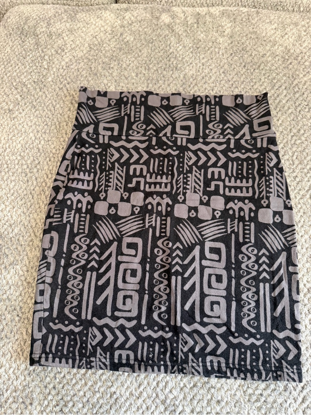 Forever 21 Black and Gray Geometric Pencil Skirt